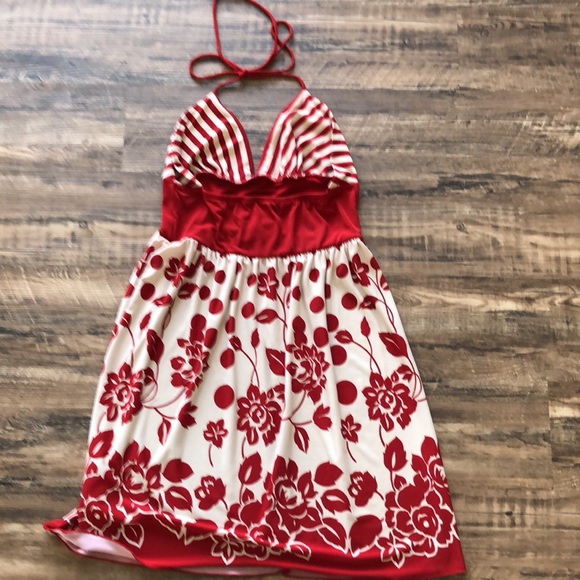 Speechless red/off white halter style dress - Picture 8 of 9
